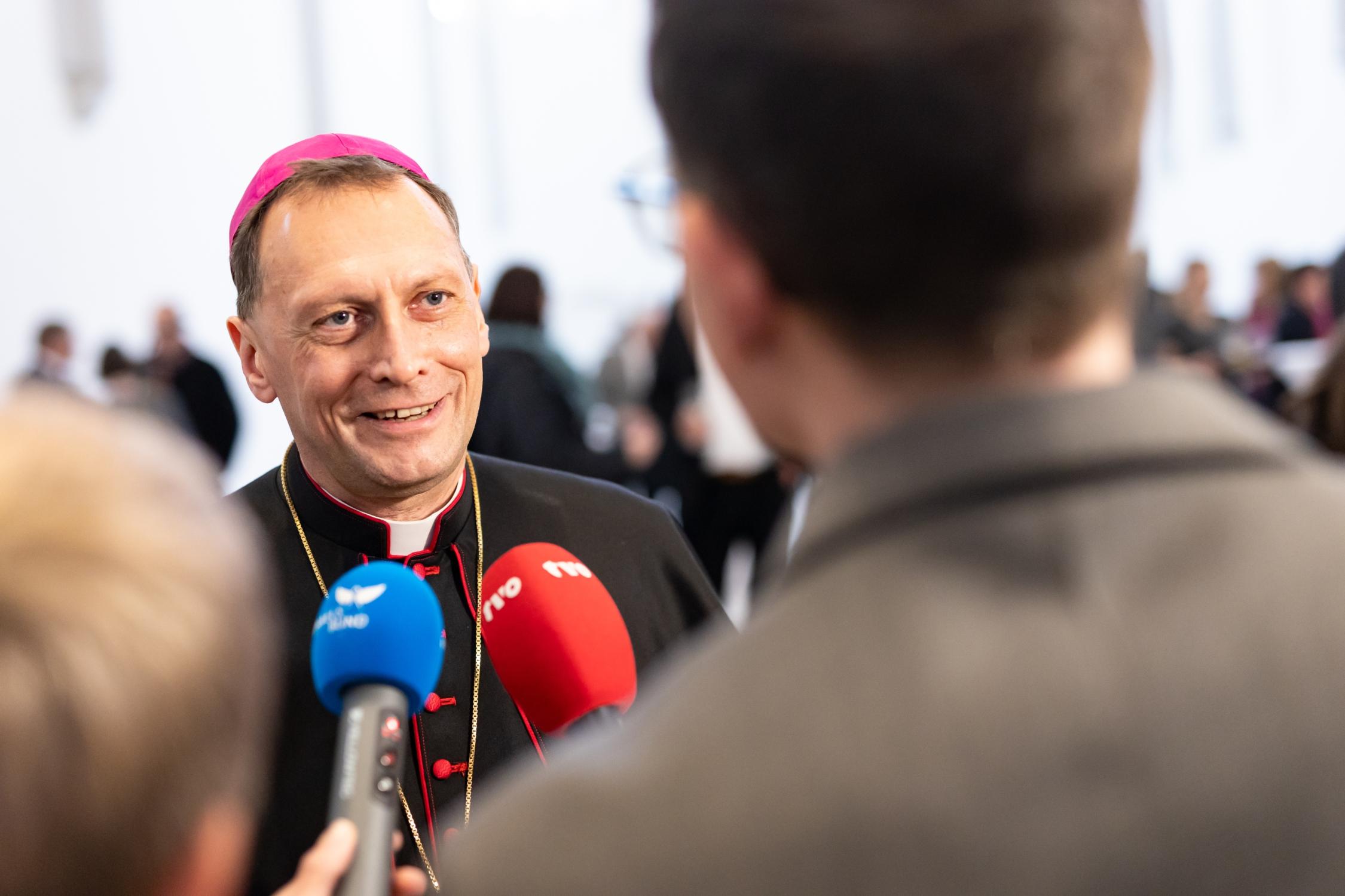 Interview Amtseinführung Erzbischof Herwig Gössl